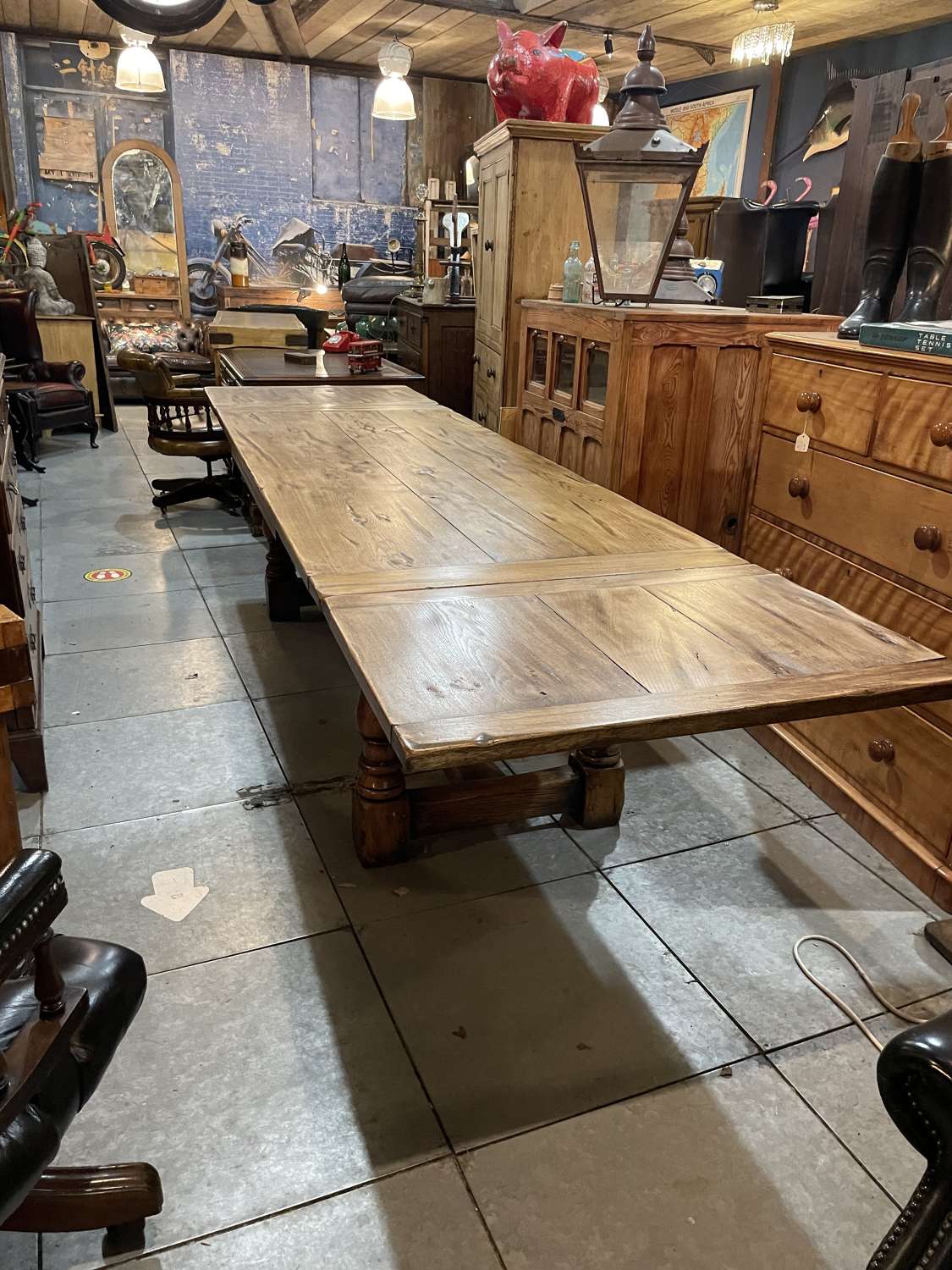 Solid Oak Draw Leaf extending dining table seats 10-14 com
