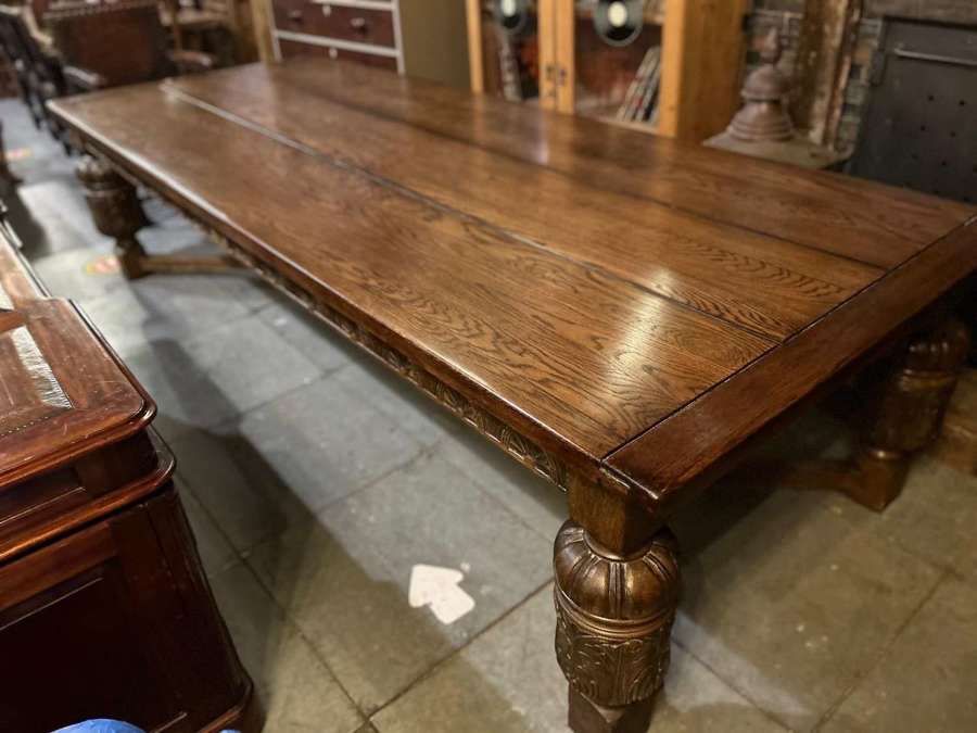 Stunning Elizebethan style solid oak refectory table seats 10-12