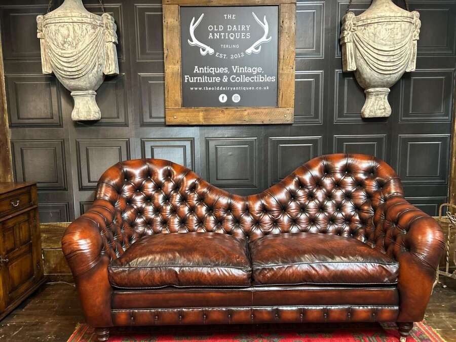 Francis Bacon Flemming Howland Grand Chesterfield leather Sofa
