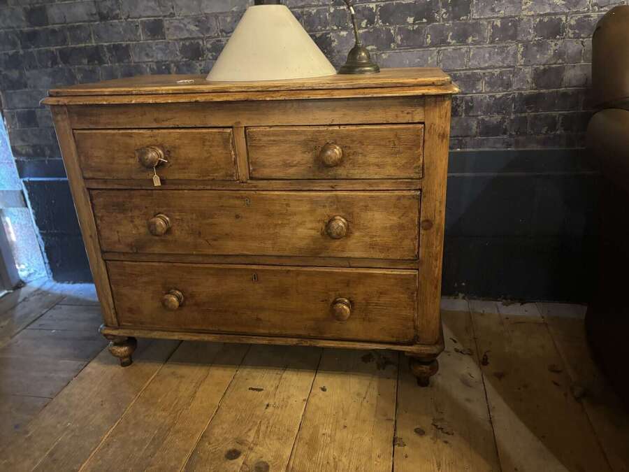 Antique pine Chest of drawers